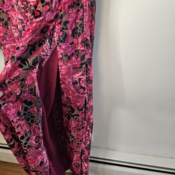 NWT Hemant and Nandita Mehr One-Shoulder Black Red Women's Dress Size Small - Picture 7 of 11